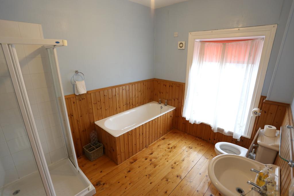 Corratavey Guest Accommodation 밸리캐슬 외부 사진